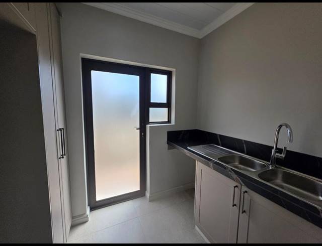 3 BEDROOM HOUSE FOR SALE IN HARTENBOS CENTRAL